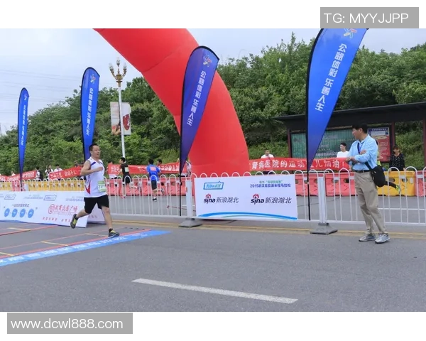 武汉飞盘队在全国街舞大赛中的拼搏历程与精彩瞬间回顾