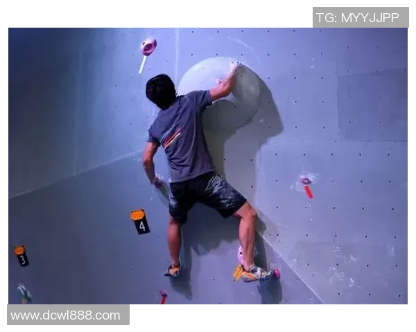攀岩传奇黄伟的成长之路与挑战人生的精彩对话